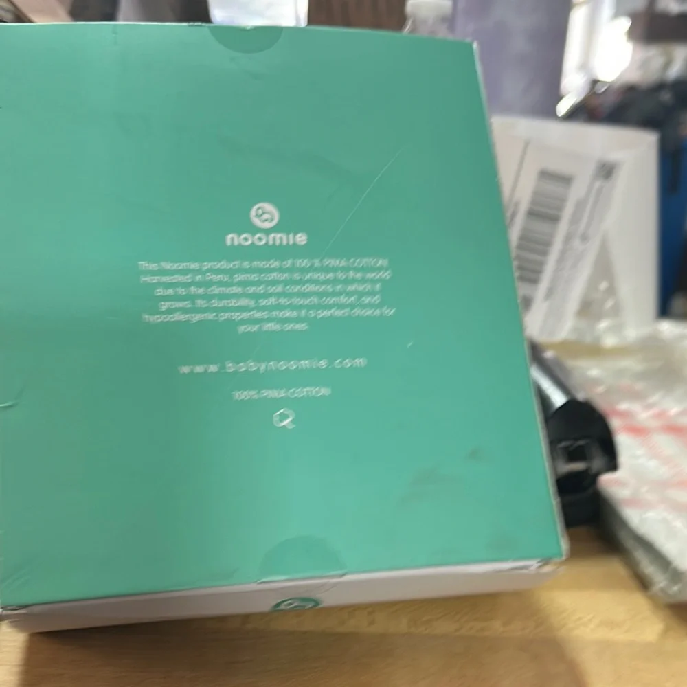 NIB Noomie Crib Sheet with Dog Print